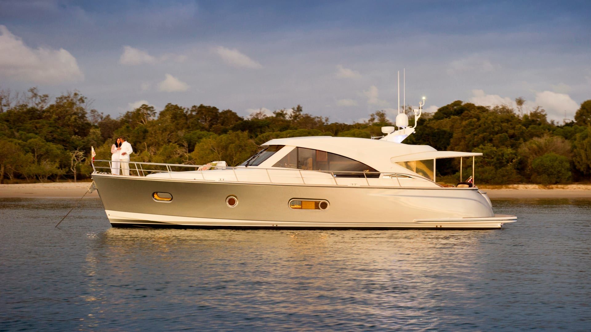 Belize 54 Sedan